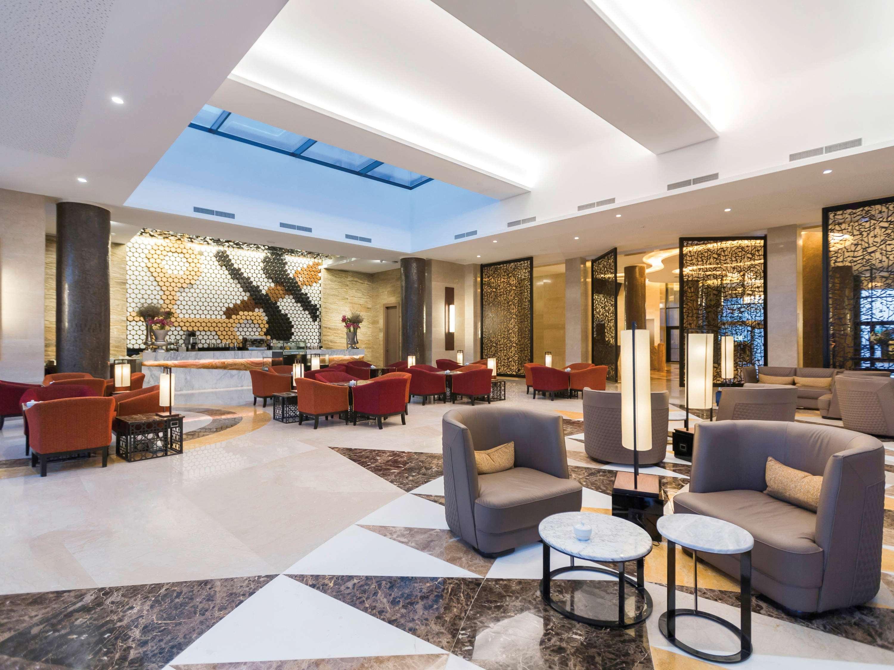 Moevenpick Hotel Du Lac Tunisi Esterno foto Lobby