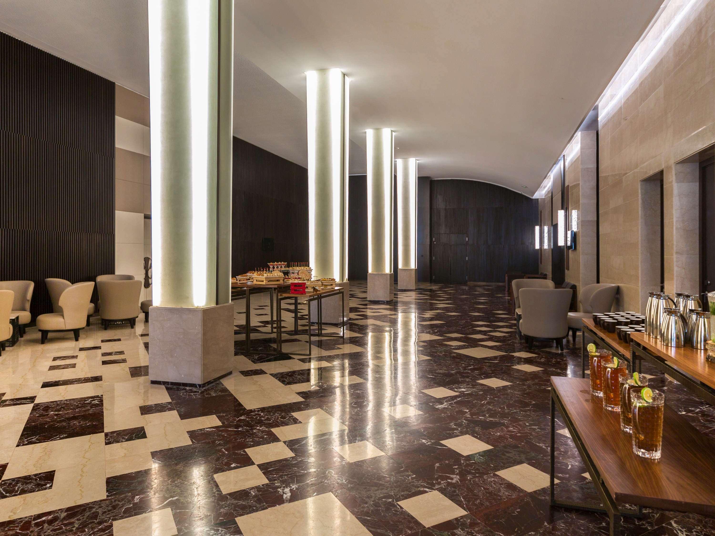 Moevenpick Hotel Du Lac Tunisi Esterno foto The Westin Mumbai